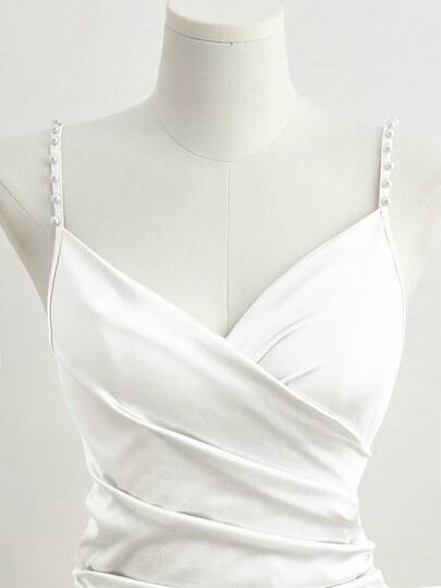 GlowEve Robe de soirée élégante et romantique de style français en tricot, avec fines bretelles, col croisé, taille cintrée, fente et perles. Robe de satin champagne. Robe de satin gracieuse. Robe de demoiselle d'honneur. Robe de soirée élégante. Robe pou