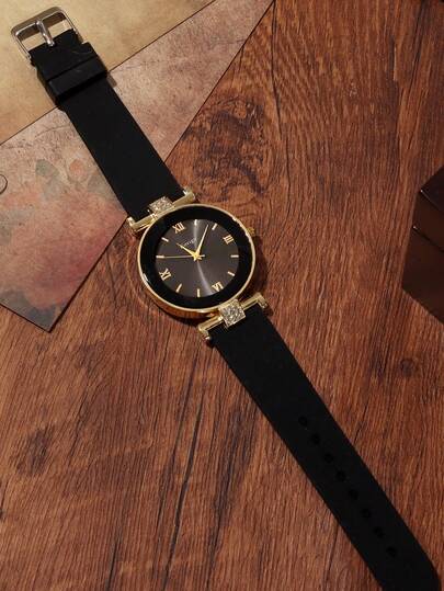 Cette montre à quartz vintage pour femmes présente un cadran numérique classique et un bracelet en caoutchouc doux et élégant. À la fois à la mode et belle, elle constitue le cadeau parfait pour les amis et la famille, convenant pour les cadeaux de vacanc