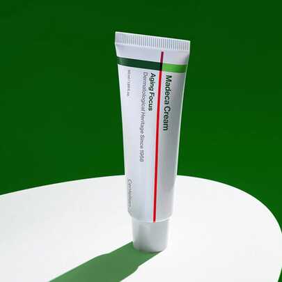 Centellian 24 Centellian24 Madeca Cream Season 8 Focus Anti Âge 50ML Crème Anti Âge Raffermissante Korean Skincare Madeca Cream Crème Hydratante Réparatrice Kbeauty Soin Visage Pour Peau Mature Sensible Anti Wrinkle Cream Glow Skin Glass Skin Elasticité d