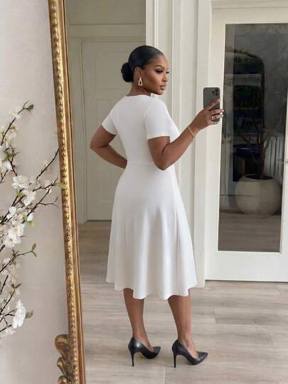 Robe d'été élégante grande taille de couleur unie avec patchwork en dentelle