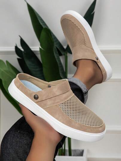 Sandales en maille de couleur unie pour hommes avec patchwork en microfibre, tige ajourée et bride arrière réglable, convenant pour les trajets, les voyages, la conduite et le port quotidien en été