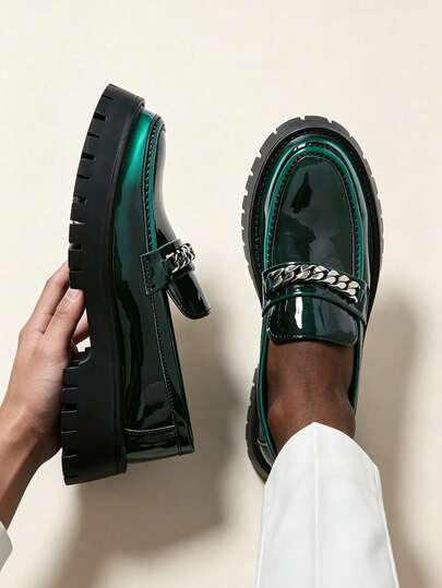 Mocassins premium pour hommes avec semelle plateforme augmentant la hauteur, chaussures sans lacets décontractées, mocassins à semelle épaisse à la mode avec décoration de chaîne métallique, chaussures formelles pour le trajet quotidien, les affaires de b
