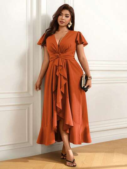 Femmeverse Robe élégante à taille marquée, col V profond, asymétrique et plissée