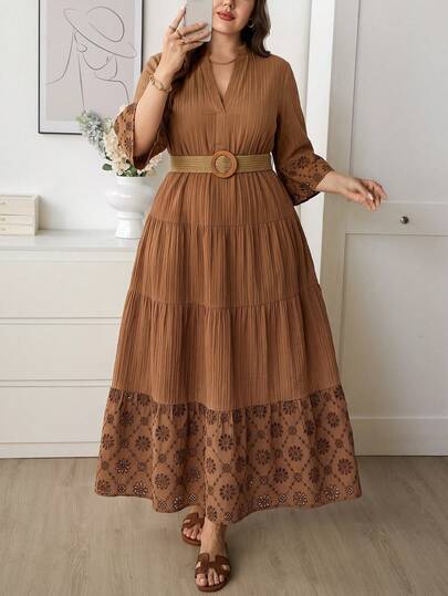 LUNE Robe maxi décontractée de vacances grande taille avec broderie ajourée et patchwork