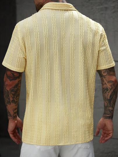 Manfinity RSRT Chemise de vacances décontractée pour hommes, style assorti INS avec un motif de plante verte texturé au crochet tricoté. Avec un parementé à boutons et une sensation élégante et romantique à la française. Chemise décontractée à imprimé flo