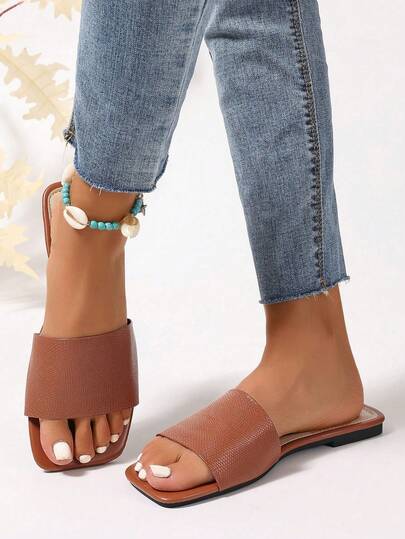 Sandales plates style fée pour femmes, nouvelles sandales polyvalentes d'été pour l'extérieur, pantoufles en forme de H, style influenceur Ins, chaussures de plage à semelle souple flatteuse pour la peau, légères et antidérapantes, portables à la maison e