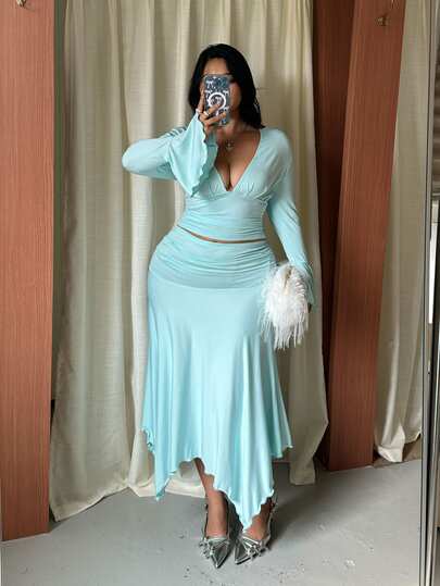 GalTyme Ensemble mode 2 pièces pour femmes grandes tailles avec top col V profond manches cloche couleur unie et jupe plissée à ourlet asymétrique