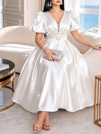 Robe Grande Taille Style Français Années 70 Élégante Satin Doux Boucle Métallique Taille Froncée Mariage Formel Mère de la Mariée Soirée Fête Tout Blanc Été