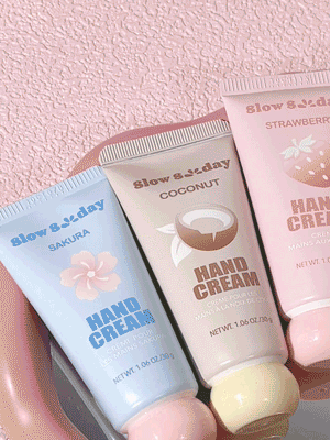 Crème pour les mains Slow Sunday à la fraise, parfumée, pour les mains sèches, crème de soin des mains, hydratante et nourrissante, apaisante pour la peau, nutrition profonde, format voyage, avec plusieurs huiles végétales, convient pour l'été, Y2K, idéal