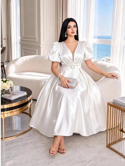 Robe Grande Taille Style Français Années 70 Élégante Satin Doux Boucle Métallique Taille Froncée Mariage Formel Mère de la Mariée Soirée Fête Tout Blanc Été
