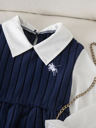 Emery Rose Kids Emery Rose Kids Robe décontractée pour jeune fille avec broderie chevalier, col à revers contrasté et manches longues